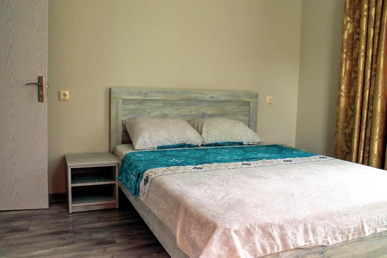 Tete Guest House Batumi Exterior foto
